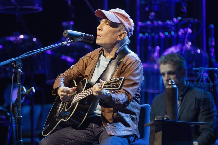 Paul Simon to Bring His “A Quiet Celebration Tour” to Prague in April